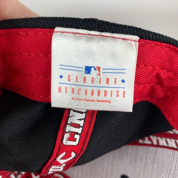 Cincinnati Reds MLB Vintage Black Drew Pearson Strapback Adjustable Hat - Picture 6 of 6
